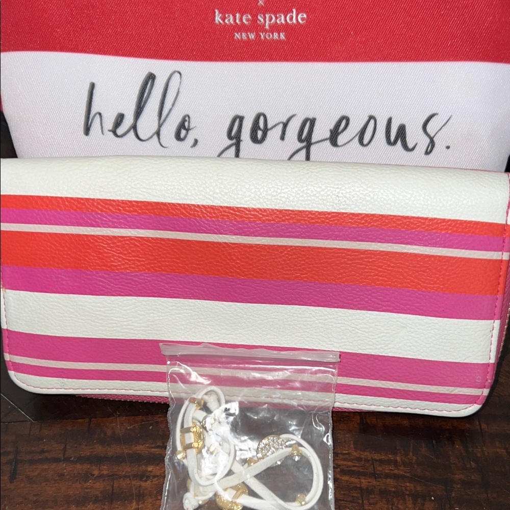 Clinique x Kate Spade Red and White Tote Set - Picture 8 of 9